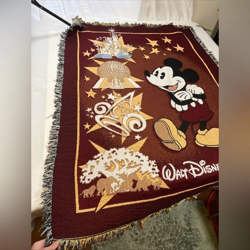 Walt Disney World Mickey Mouse Throw Blanket Tapestry Magic Kingdom Epcot 43x58